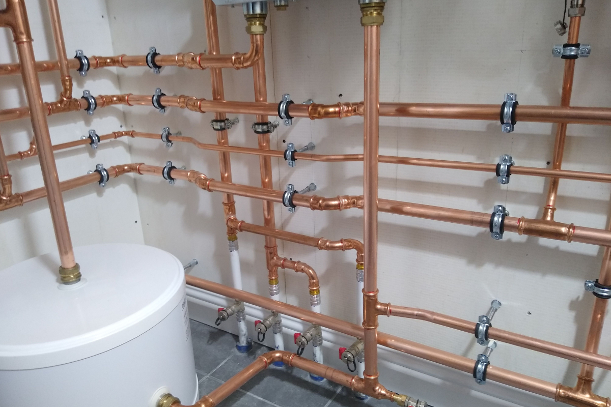 A copper pipe installation